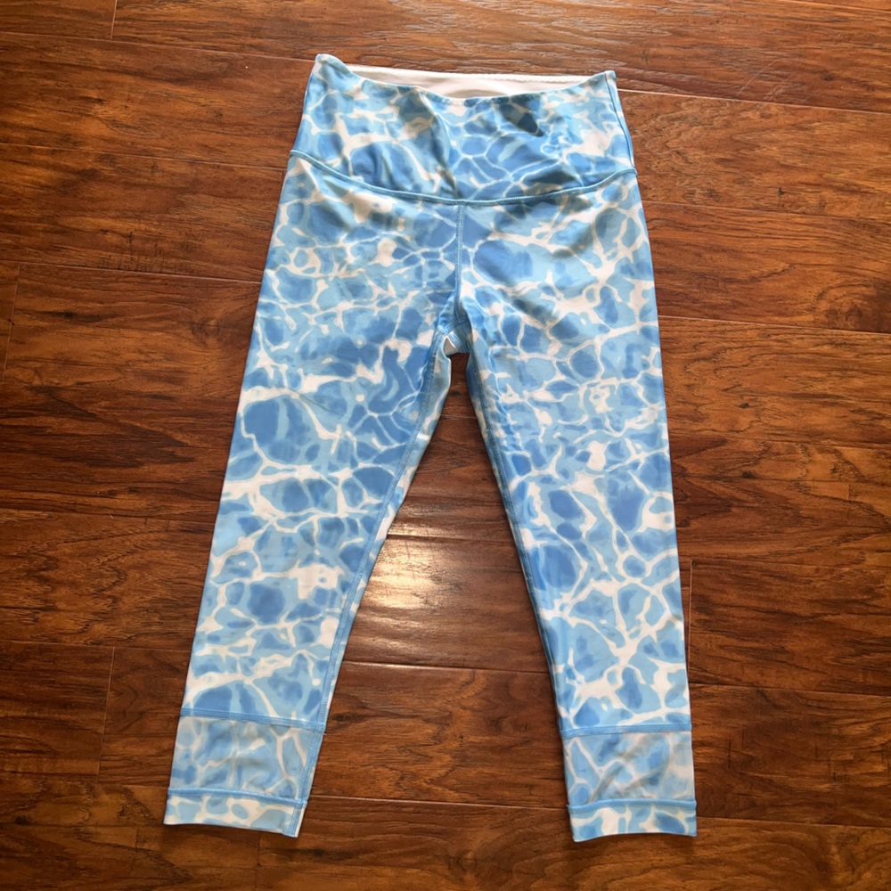 NWOT Victoria Sport Cropped Leggings With Mesh - Blue/White - Sz Medium